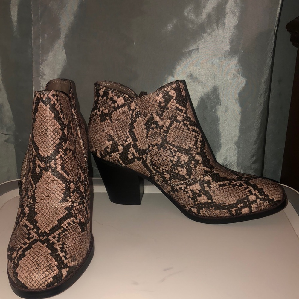 Baretraps booties